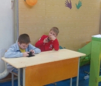 робот